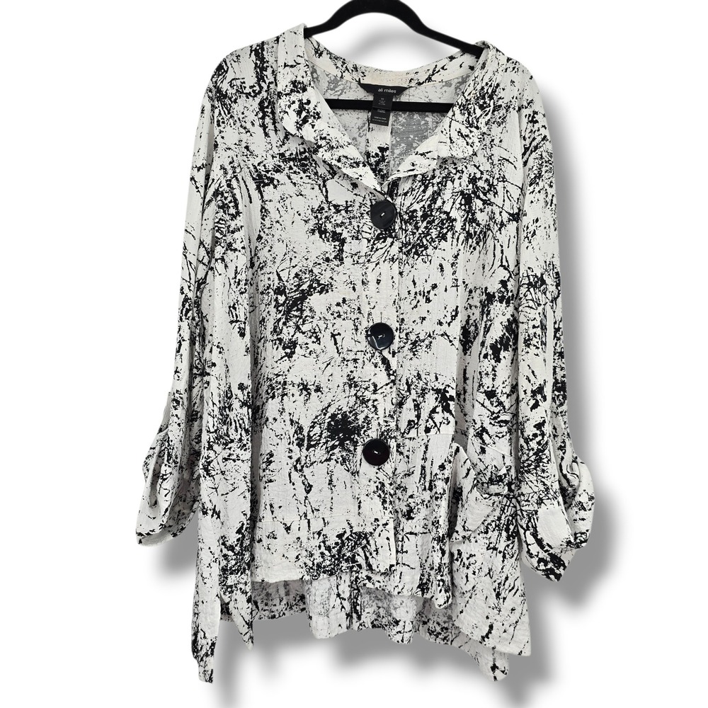 Ali Miles White and Black Abstract Button Front Tunic, Like NEW!